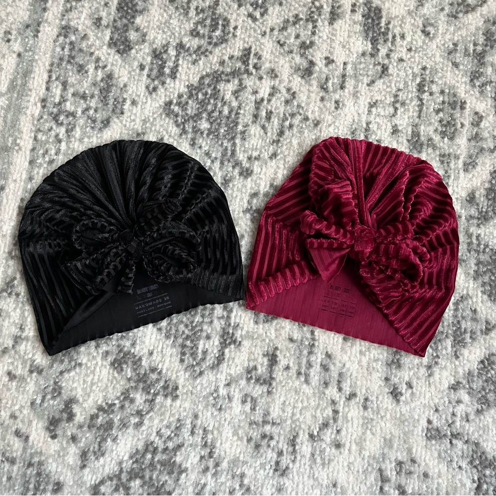 2 NEW 🐰🎄Bunny Velvet Hats SZ Small Christmas